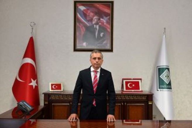 BAŞKAN İBRAHİM ÇENET’TEN 15 TEMMUZ MESAJI Osmaniye Belediye Başkanı İbrahim Çenet, 15 Temmuz Demokrasi ve Milli Birlik Günü dolayısıyla bir mesaj yayınladı.