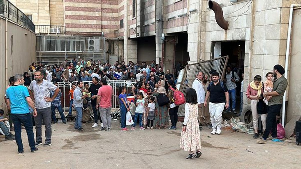 Çatışmaların 2. haftaya girdiği Sudan'daki Türk vatandaşları tahliye ediliyor