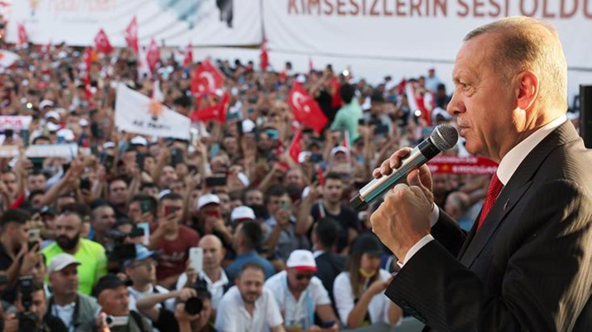 Cumhurbaşkanı Erdoğan isim vermeden şarkıcı Gülşen'e yüklendi: Milletimizin kutsallarına hakaret edenler hesap vermekten paçalarını kurtaramayacak