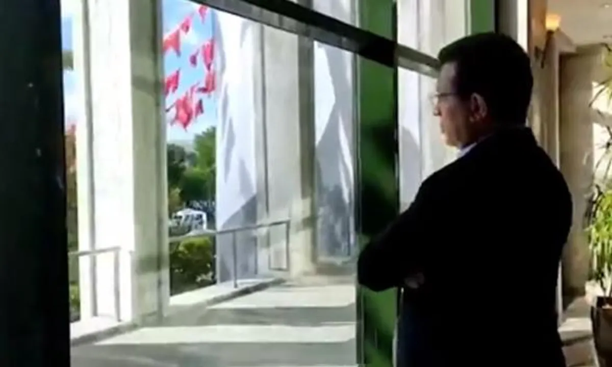 Erdoğan'ı çaya davet eden İmamoğlu kalabalığı böyle izledi: Biz bekleyelim söz verdiğimiz gibi