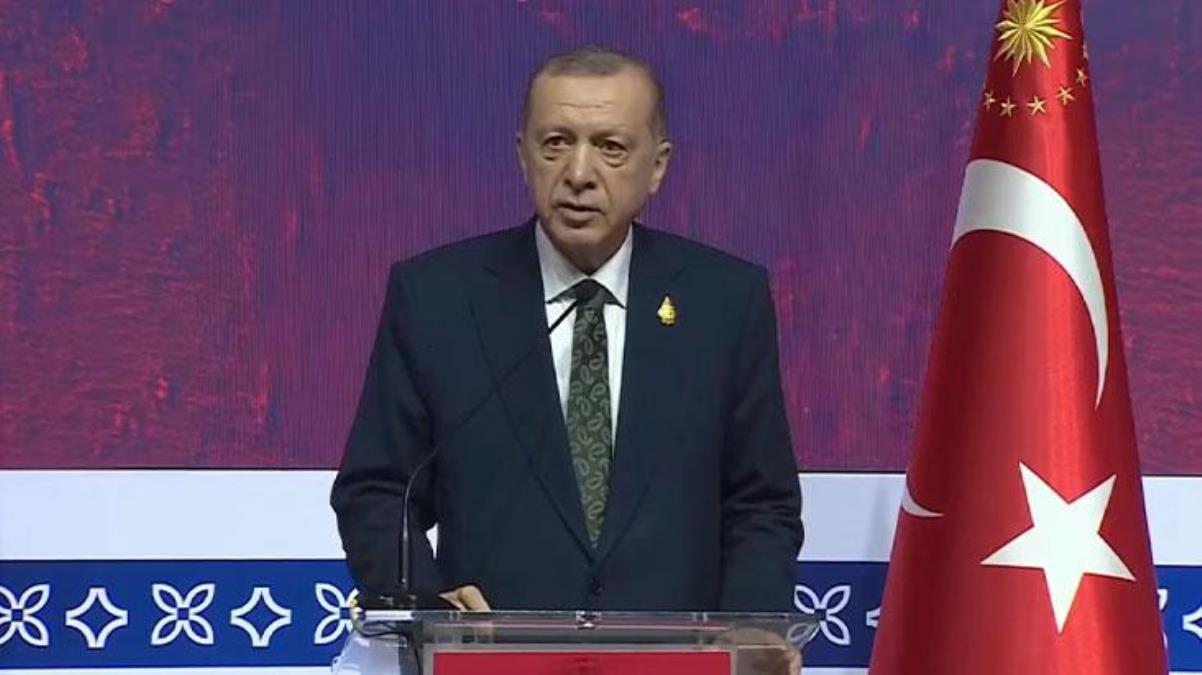 Gazetecinin sorduğu soru Cumhurbaşkanı Erdoğan'ı kızdırdı: Irkçısın sen