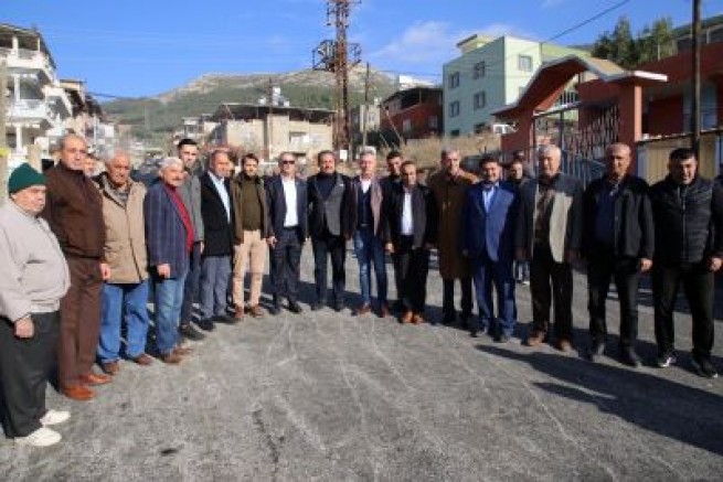 HBB ATİK YAYLA YOLUNU ASFALTLIYOR Hatay Büyükşehir Belediyesi il genelinde ulaşım sorunlarını çözmek 