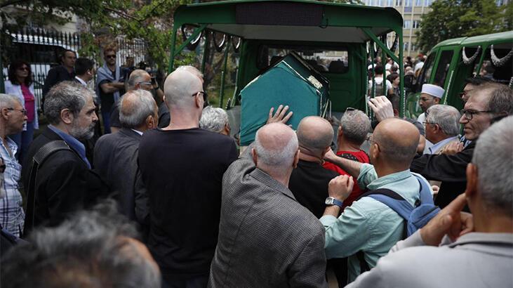 Karikatürist Latif Demirci son yolculuğuna uğurlandı