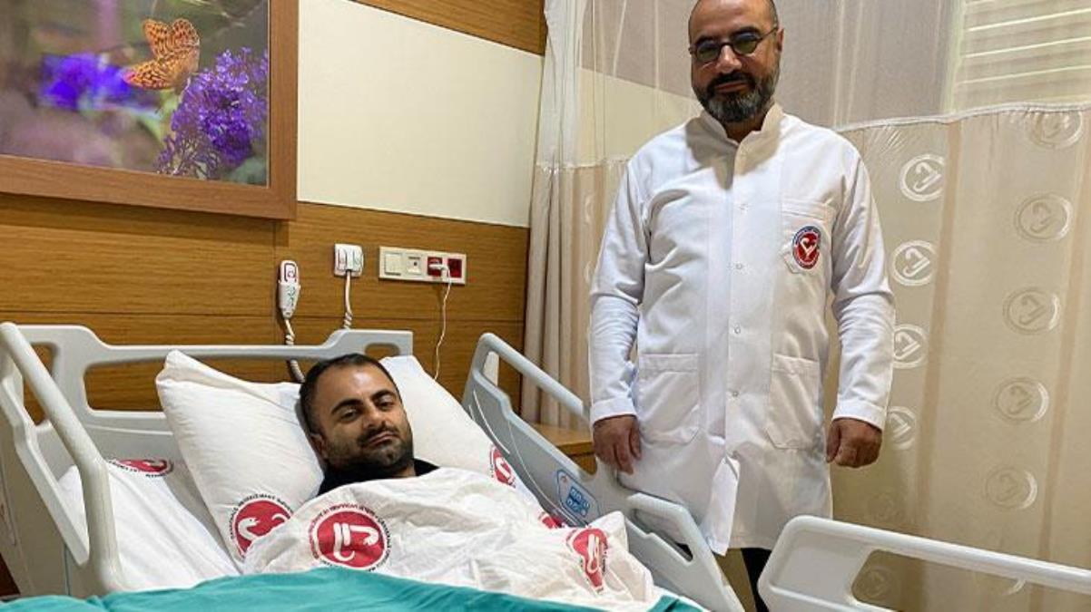 Karın ağrısı şikayetiyle hastaneye giden vatandaşın mesanesinden Çanakkale'deki en büyük taşlar çıkarıldı
