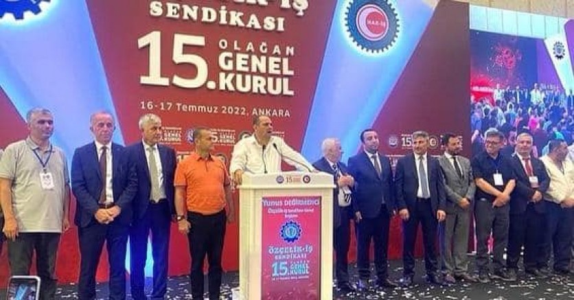 Öz Çelik İş Sendikası 15. olağan genel kurulu Ankara Green Park otelde gerçekleştirildi. Genel kurulda mevcut başkan Yunus Demirmenci delegelerin oyları ile bir kez daha genel başkan seçildi.