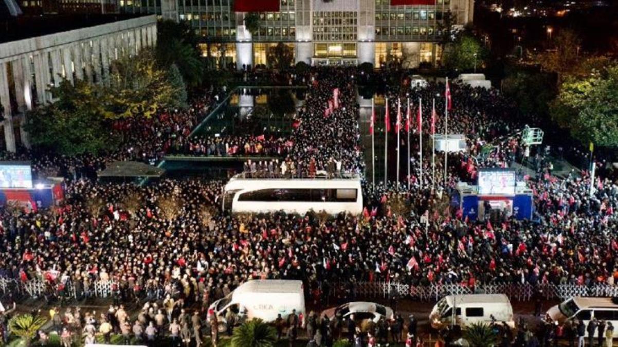 Saraçhane'deki mitinge kaç kişi katıldı? Emniyet ve İBB'nin açıkladığı sayı arasında dağlar kadar fark var