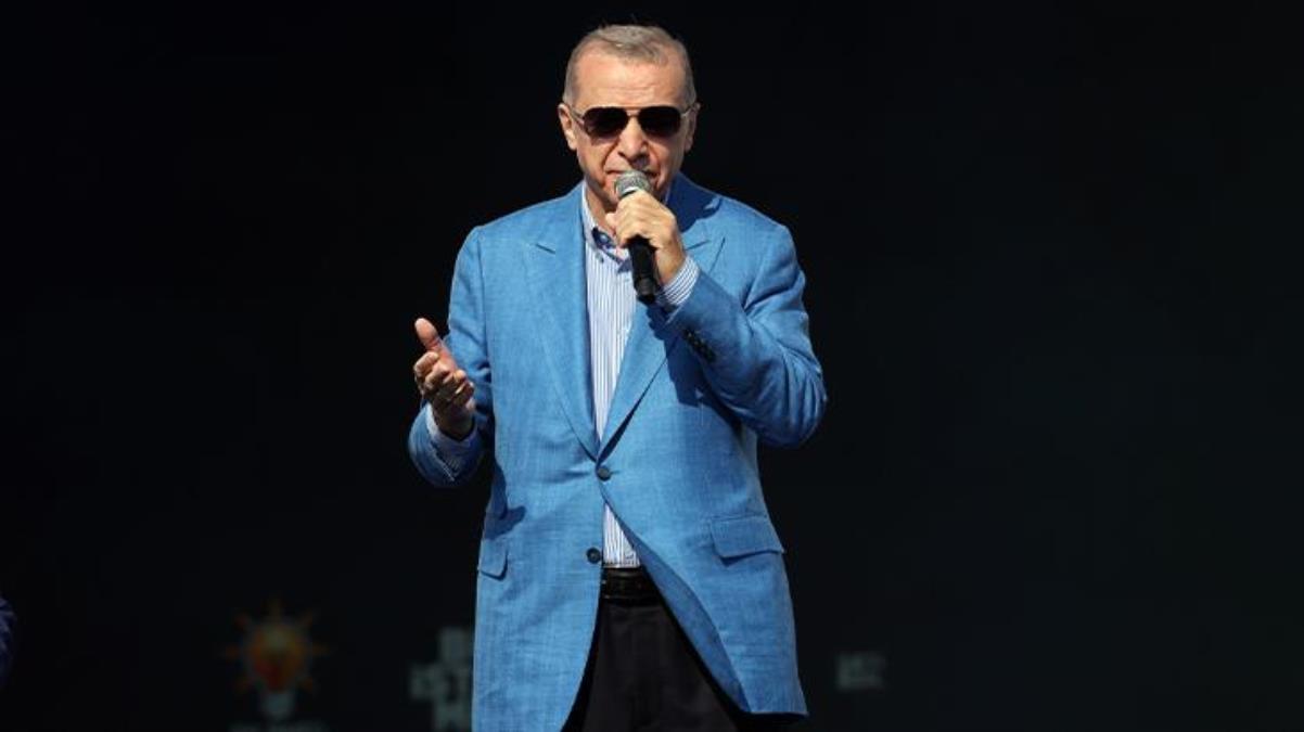 Son Dakika: Büyük İstanbul Mitingi'nde temmuzu işaret etti! Erdoğan'dan emekli, memur ve asgari ücret zammıyla ilgili heyecanlandıran sözler