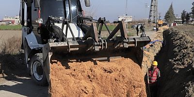 Apaydında eski su şebekesi yenileniyor 