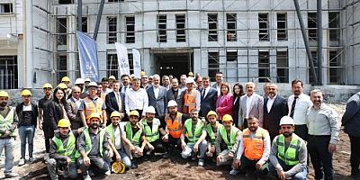 BAŞKAN ÖNTÜRK, DÖRTYOL SPOR SALONU İNŞAATINI DETAYLI ŞEKİLDE KONTROL ETTİ