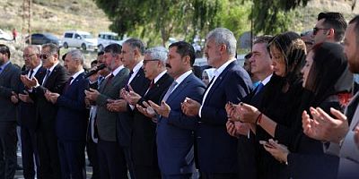 BAŞKAN ÖNTÜRK’TEN ŞEHİTLİKLERE ZİYARET  