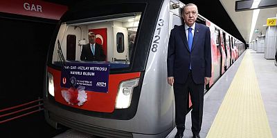 Cumhurbaşkanımız Recep Tayyip Erdoğan, Gar İstasyonu'nda düzenlenen AKM-Gar-Kızılay Metro Hattı'nın Açılış Töreni sonrası incelemelerde bulundu