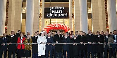 Cumhurbaşkanımız Recep Tayyip Erdoğan, Gaziantep’teki programı kapsamında Şahinbey Belediyesi tarafından yaptırılan Gaziantep Şahinbey Millet Kütüphanesi'nin açılışını gerçekleştird