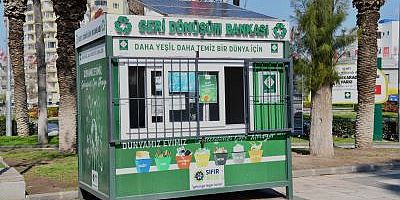 GERİ DÖNÜŞÜM BANKALARINDA TOPLANAN 250 TON ATIK GERİ DÖNÜŞÜME KAZANDIRILDI