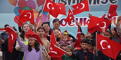 GÜNEY KORELİ GÖNÜLLÜLER, ÇANAKKALE ZAFERİ ETKİNLİĞİNDE ÇOCUKLARLA BİR ARAYA GELDİ