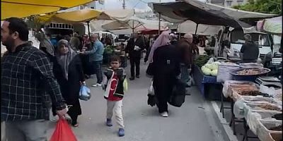 İSKENDERUN BELEDİYESİNDEN SEMT PAZARLARINDA TEMİZLİK SEFERBERLİĞİ: KURALLARA UYMAYAN ESNAFA PARA CEZASI!