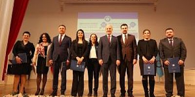 ISTE’LI AKADEMISYEN YILIN TEZI ÖDÜLÜNÜ YÖK  BAŞKANI’NDAN ALDI