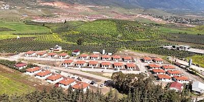 KIRIKHAN KARAMAĞARA’DA KÖY EVLERİ HAK SAHİPLERİNE TESLİM EDİLDİ