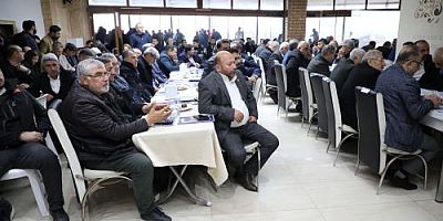 ÖNTÜRK, KIRIKHAN’DA MUHTARLARLA İSTİŞARE ETTİ 