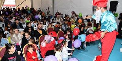 OSMANİYE BELEDİYESİ KİTAP FUARINA 5 GÜNDE 35 BİN ZİYARETÇİ Osmaniye Belediyesi tarafından ulusal düzeyde bu yıl 7’ncisi düzenlenen kitap 