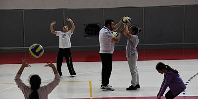  OSMANİYE BELEDİYESİ SPOR KULÜBÜ EĞİTİMLERİ BAŞLADI - 563 SPORCU FARKLI BRANŞLARDA EĞİTİM ALACAK