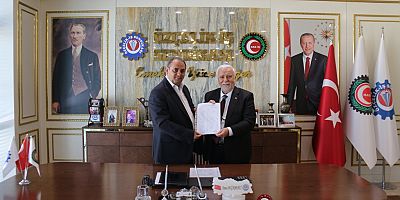 Özçelik-İş Sendikası Genel Başkanı Yunus Değirmenci’den mazbata sonrası ilk mesaj “SENDİKAMIZ VE ÜLKEMİZ İÇİN TAŞ ÜSTÜNE TAŞ KOYANI BAŞIMIZIN ÜSTÜNDE TAŞIYACAĞIZ”