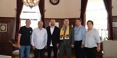 ŞAMPİYON İSTANBULSPOR’UN CAMİASI İSTANBUL ERKEK LİSESİ’NDE BULUŞTU