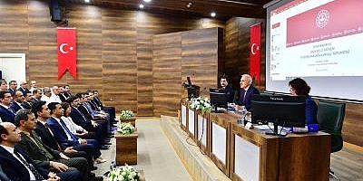 Valimiz Murat Zorluoğlu başkanlığında  Kamu kurum ve kuruluşları temsilcilerinin katılımıyla, il genelinde yürütülen çalışmalar ve projelerin değerlendirildiği  2024 yılı 2. Dönem İl Koordinasyon Kurulu Toplantısı gerçekleştirildi.  @vali_zorluoglu  #Diya