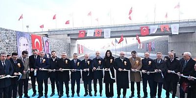 YARIM SAATLİK YOL 8 DAKİKAYA DÜŞTÜ    ELAZIĞ-HARPUT İL YOLU TRAFİĞE AÇILDI    ULAŞTIRMA VE ALTYAPI BAKANI ABDULKADİR URALOĞLU: